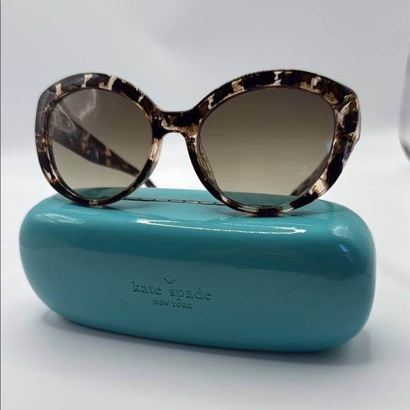 kate spade Accessories - Kate Spade Tortoise Brown Sunglasses EUC With original Case